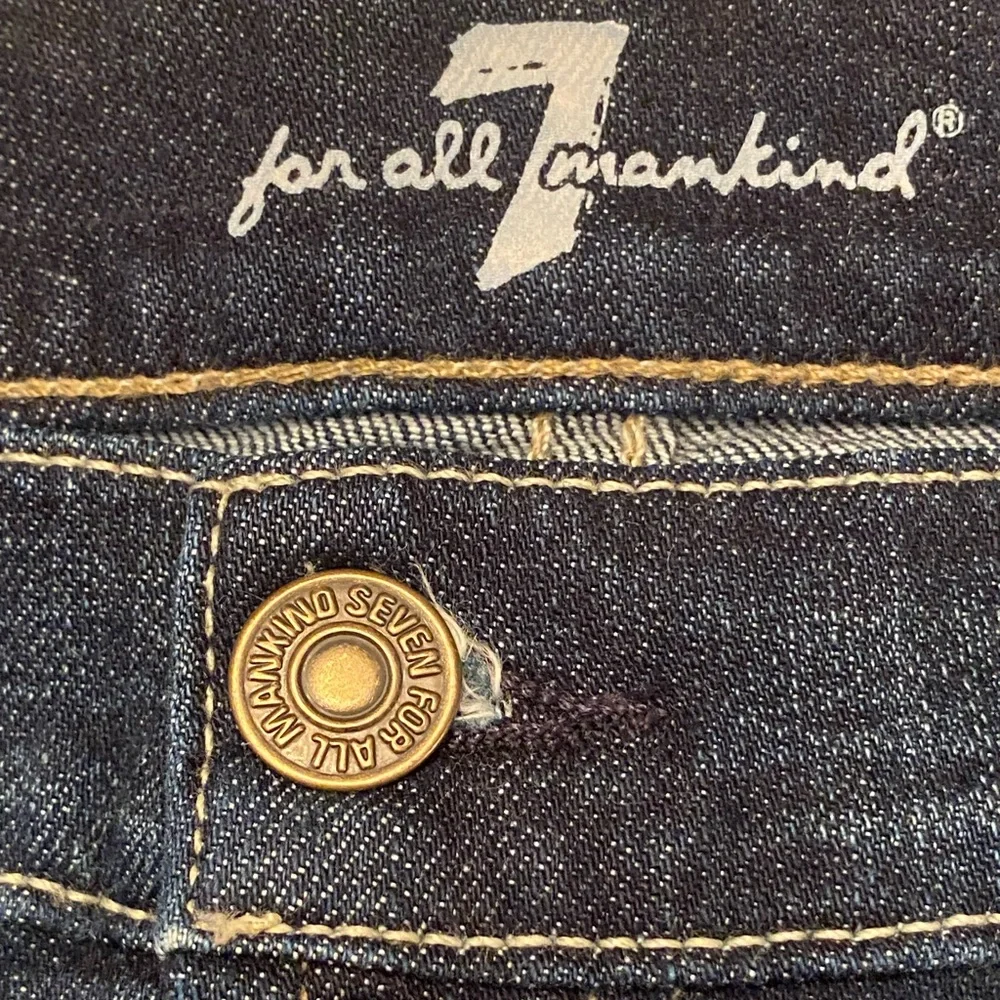 7 FAM SHORTS - Picture 4 of 5